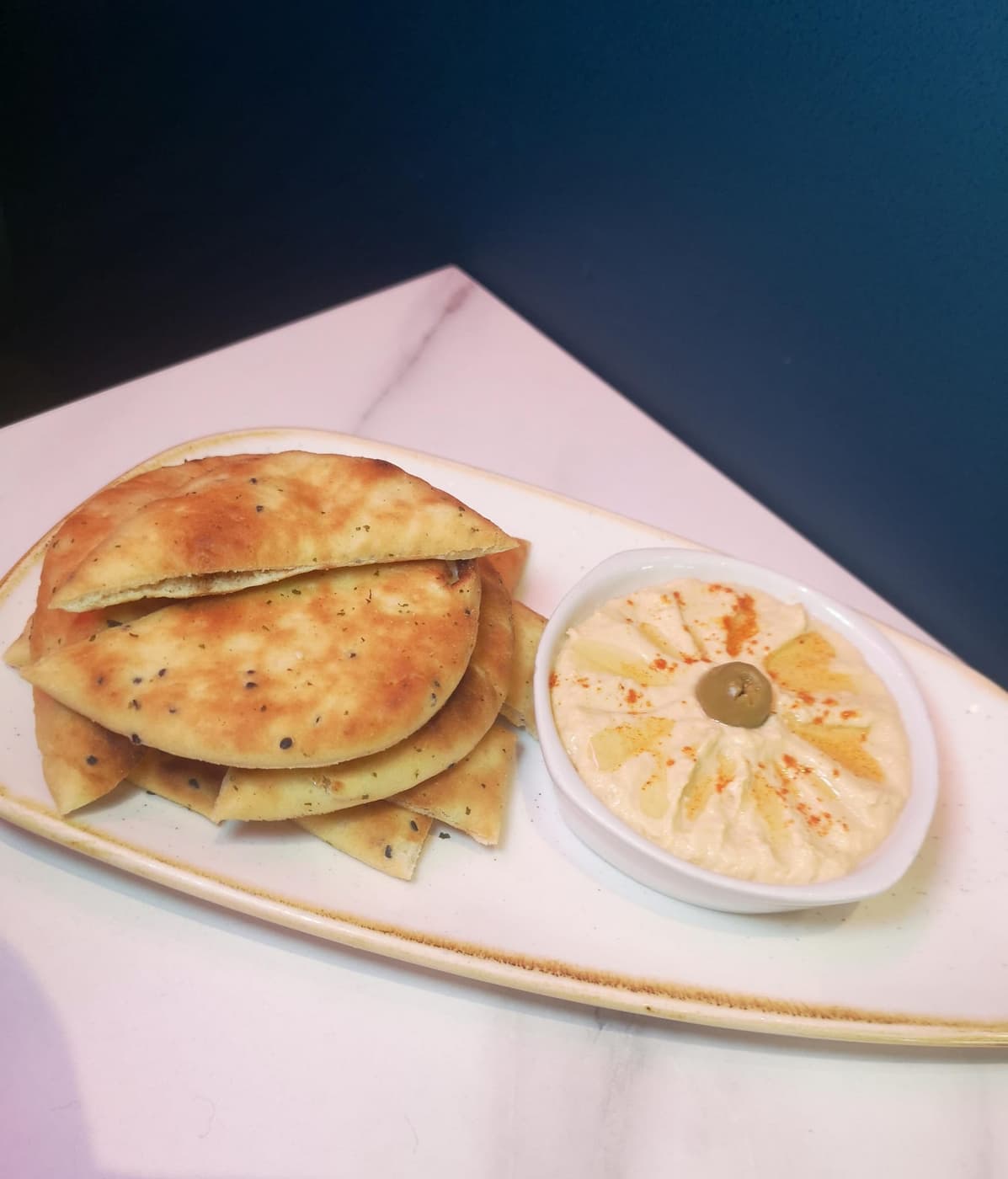 Hummus with Bread
